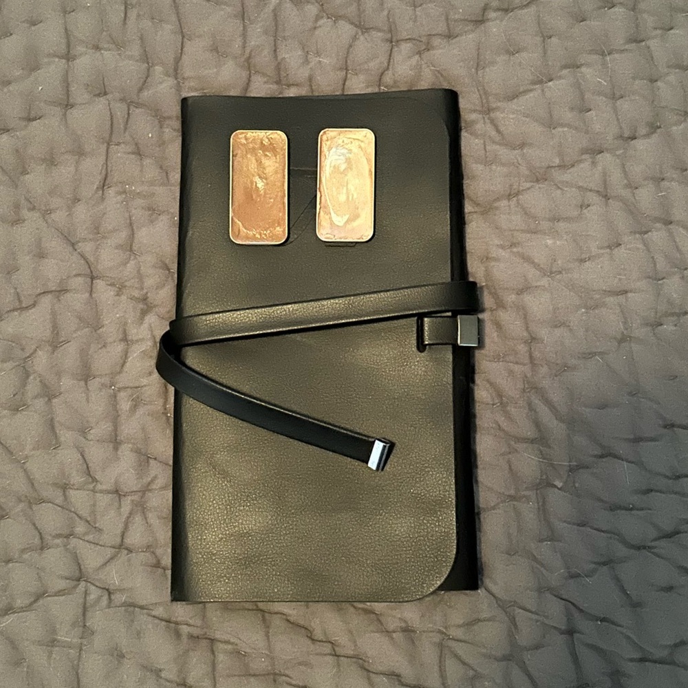 Seint brush holder, bella bronzer, illuminator rose gold
